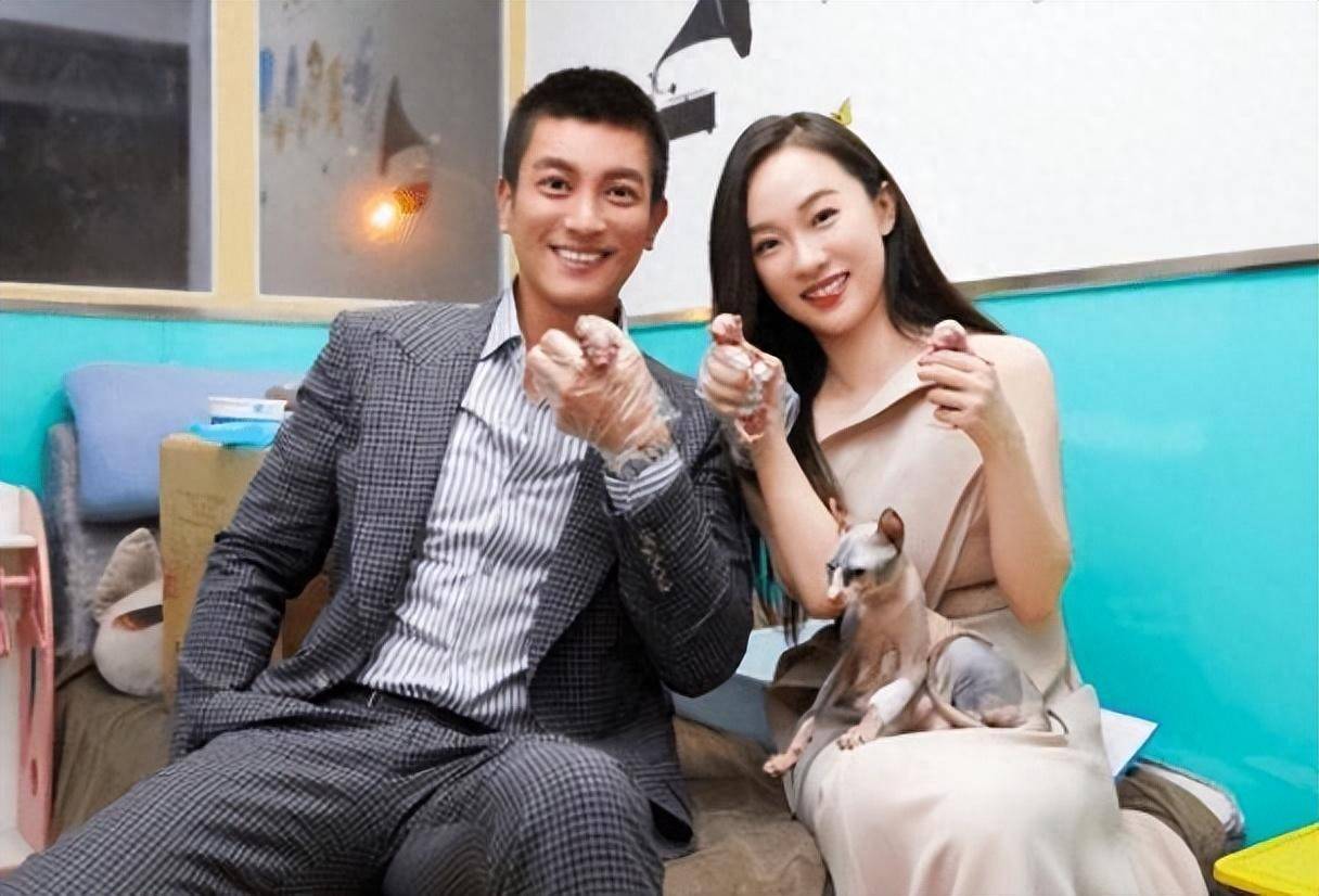 设造假杜江和霍思燕的体面还在吗?开元棋牌结婚10年从秀恩爱到人(图1) 设造假杜江和霍思燕的体面还在吗?开元棋牌结婚10年从秀恩爱到人(图1)